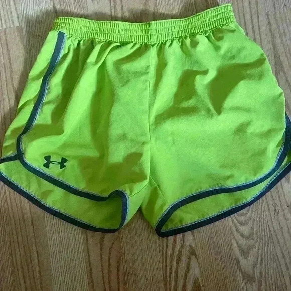 Under Armour Pants - Under Armour work out shorts